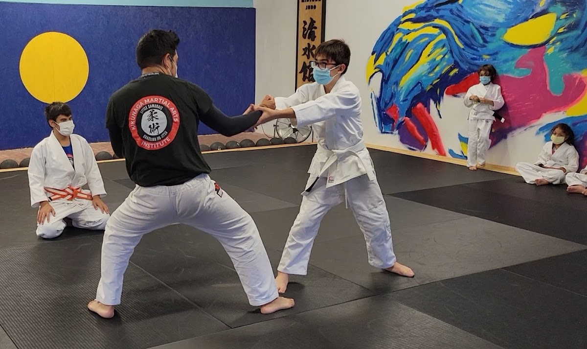 KIKUNAGA MARTIAL ARTS - GRACIE JIU-JITSU